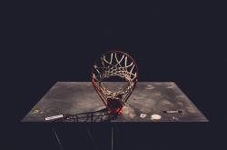 开云体育下载-杜兰特末节18分逆转乾坤！死神镰刀出鞘，活塞险胜深圳