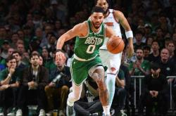 开云体育APP下载-包含NBA焦点战：勇士vs凯尔特人，逆转引发排名变化的词条