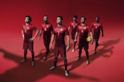 开云体育入口-雨夜绝杀！卡拉斯科一剑封喉，老特拉福德见证欧冠生死逆转