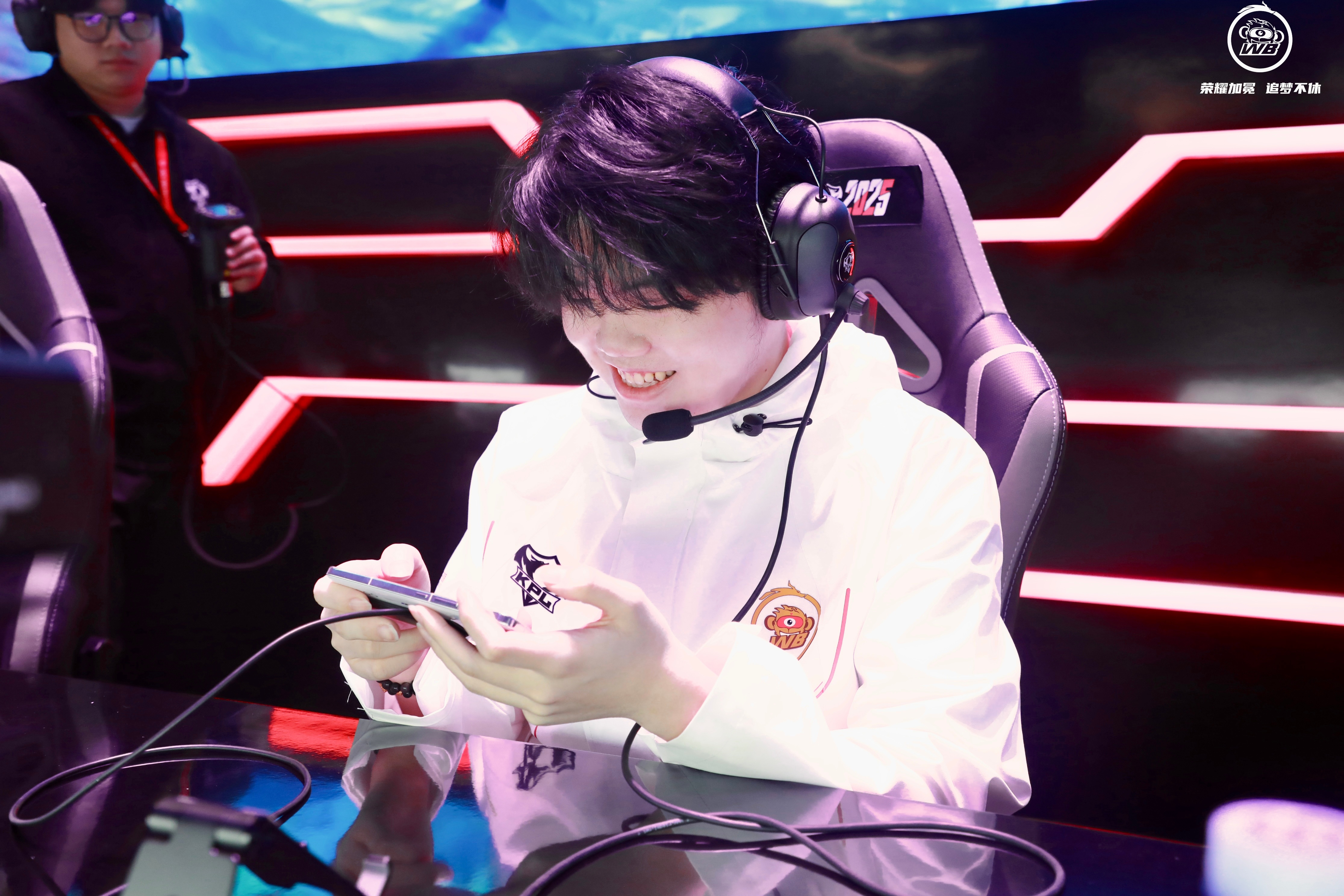 WBG轻取EDG，Doinb单局斩获MVP四强赛2:0（北京）