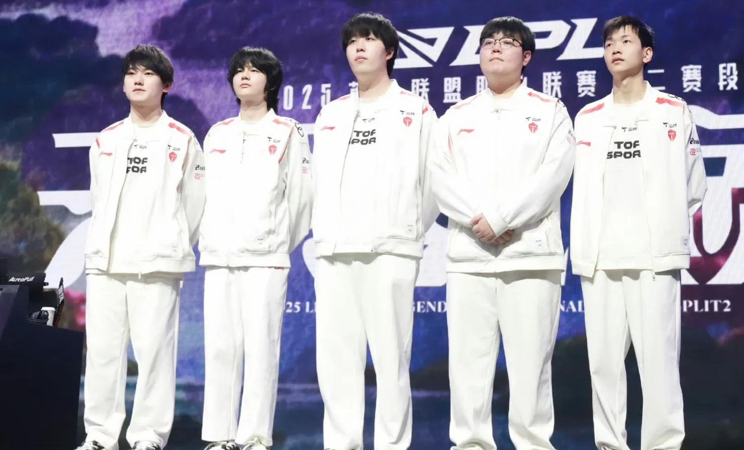 TES碾压TL，Kanavi打出惊人五杀八强赛3:2（东京）