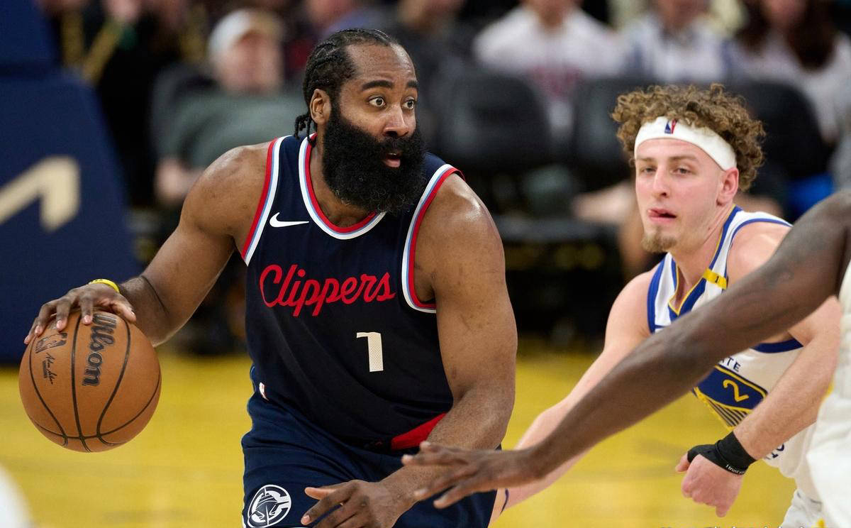 关于快船队在客场横扫对手,实现三连胜的信息 关于快船队在客场横扫对手,实现三连胜的信息