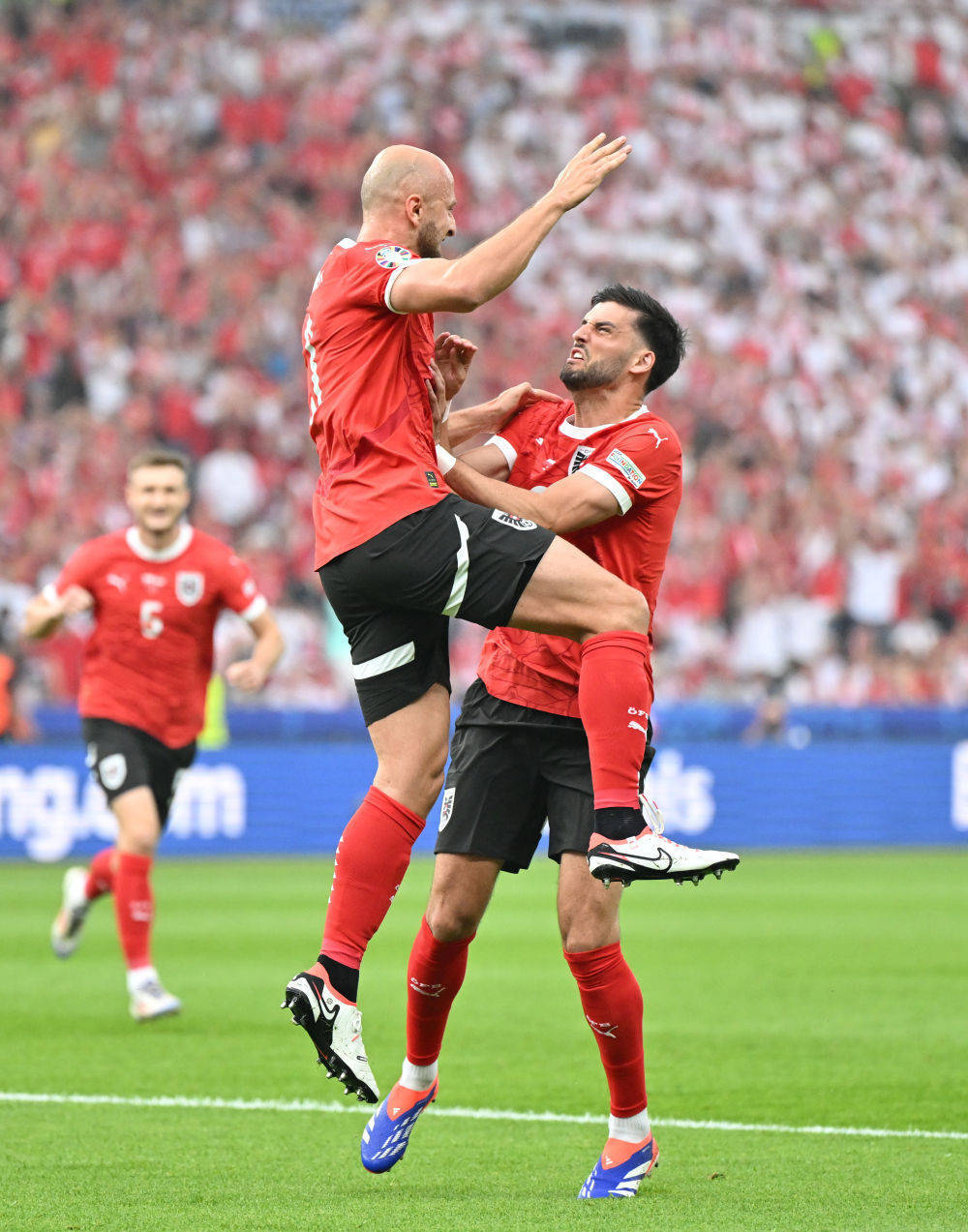 包含奥地利乒乓球队横扫波兰乒乓球队，水谷隼爆发神勇的词条