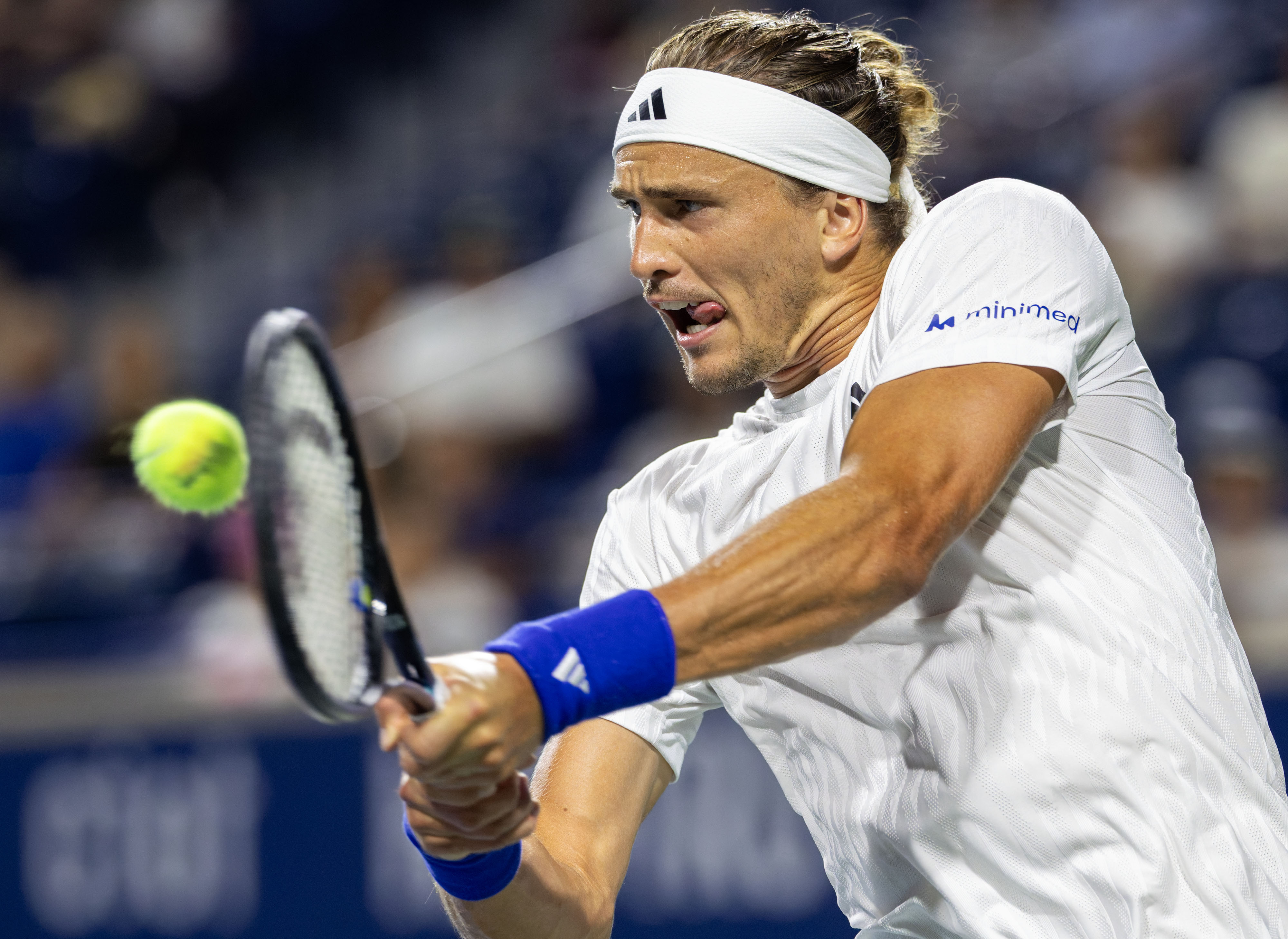 西班牙网球队绝杀澳大利亚网球队，兹维列夫统治全场的简单介绍