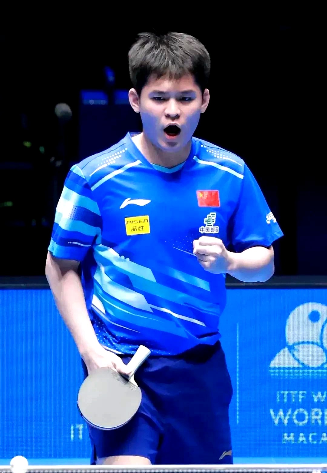 中国队横扫瑞典队,梁靖崑点燃赛场的简单介绍 中国队横扫瑞典队,梁靖崑点燃赛场的简单介绍