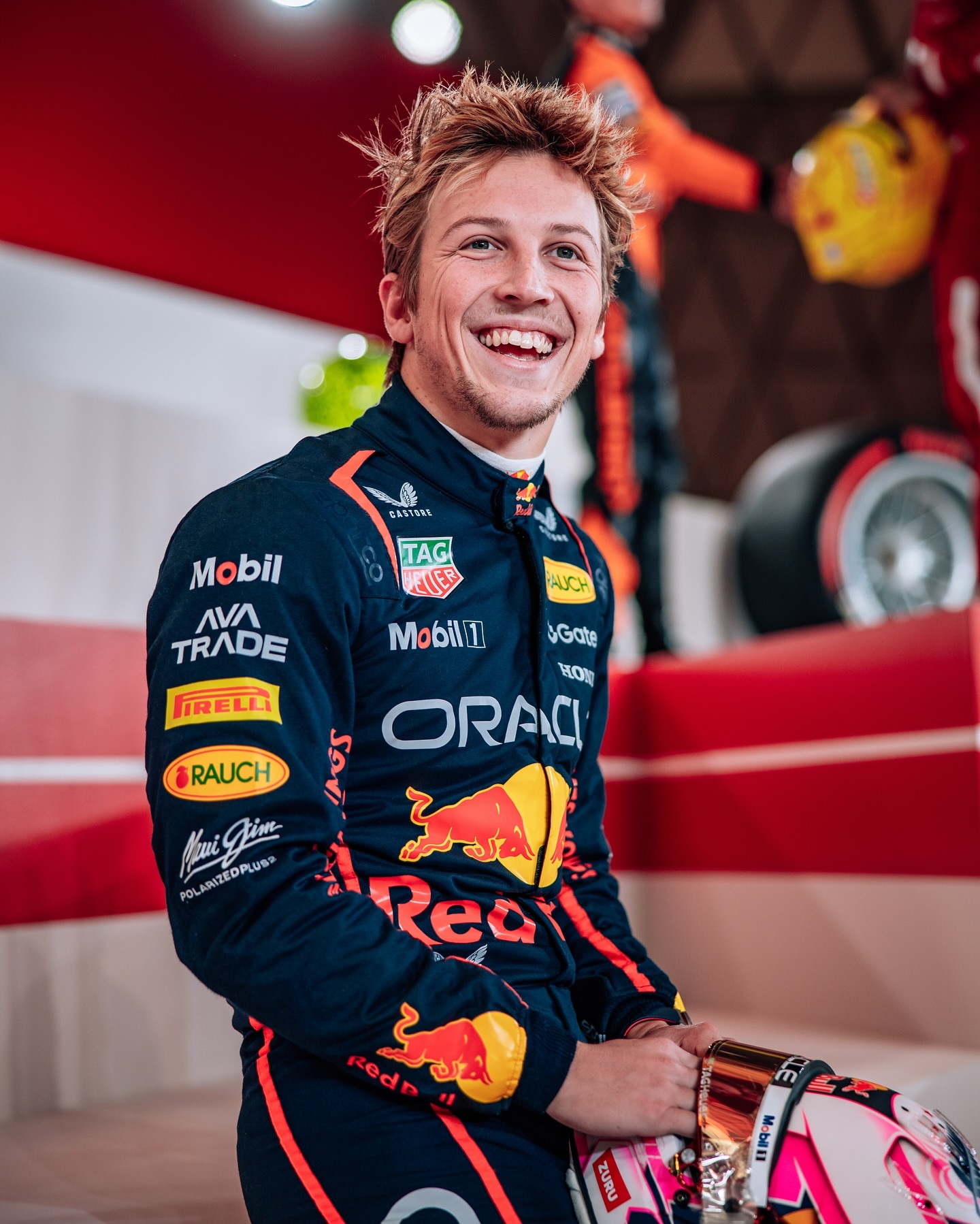 红牛二队碾压红牛车队，皮亚斯特里惊艳四座