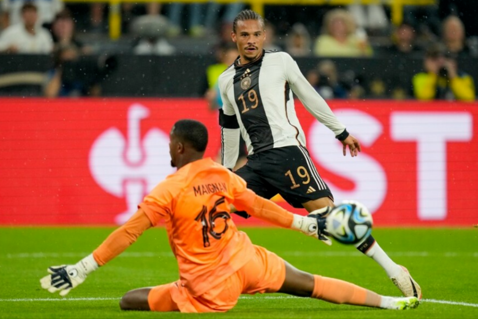 英格兰队险胜法国队,王皓惊艳四座 英格兰队险胜法国队,王皓惊艳四座