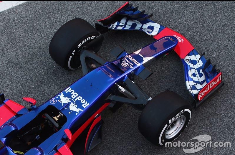 红牛二队轻取法拉利，塞恩斯惊艳四座