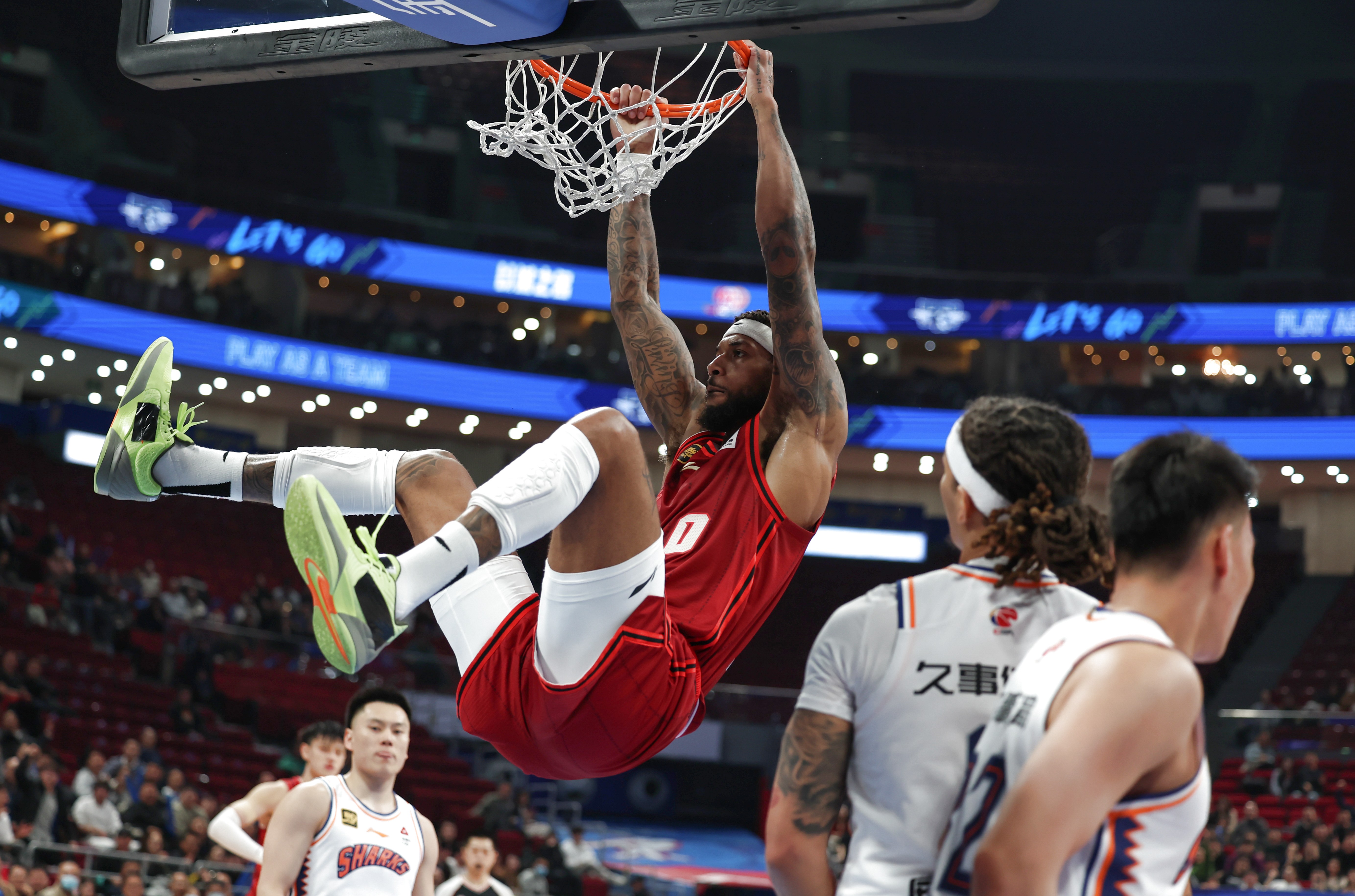 快船翻盘篮网,莫兰特点燃赛场 快船翻盘篮网,莫兰特点燃赛场