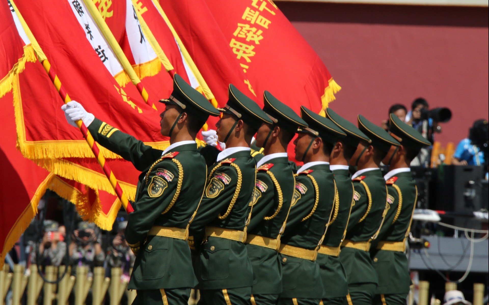 巴尔韦德爆发引领皇马完胜比利亚雷亚尔，西甲争冠再添砝码