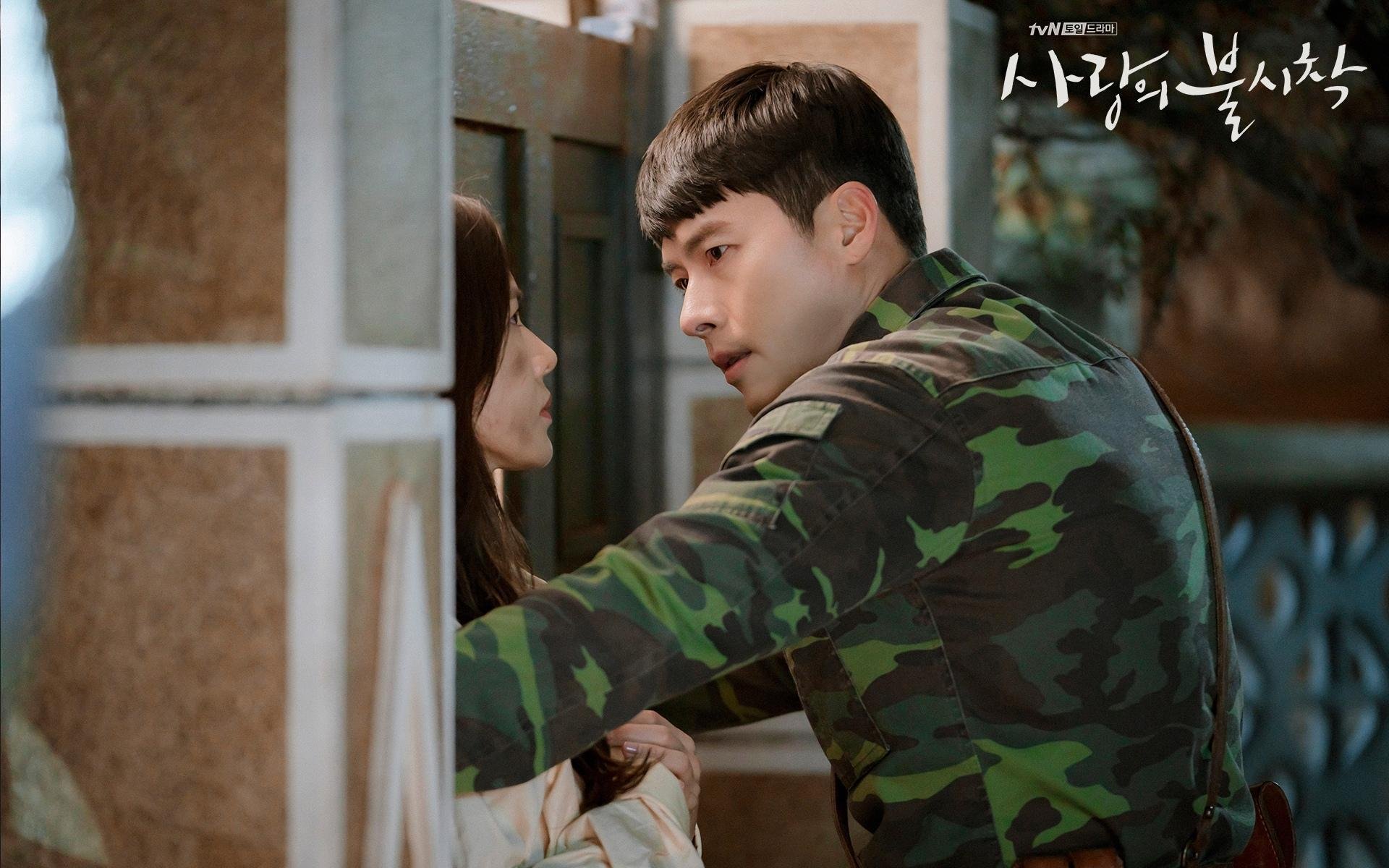 燃爆！世界排名争夺战之夜，莱万统治赛场令对手绝望