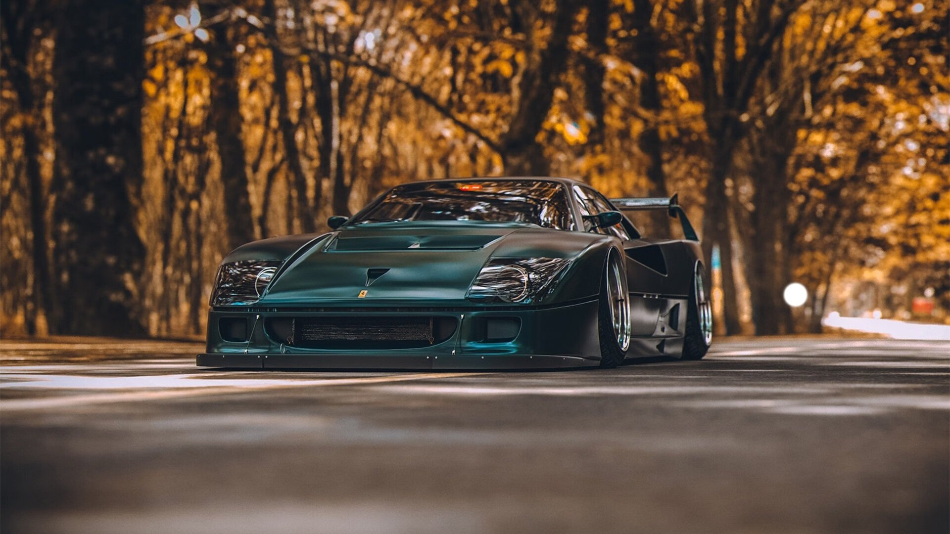 银色闪电，当赛道嘶吼与球场绝杀在同一刻度共振