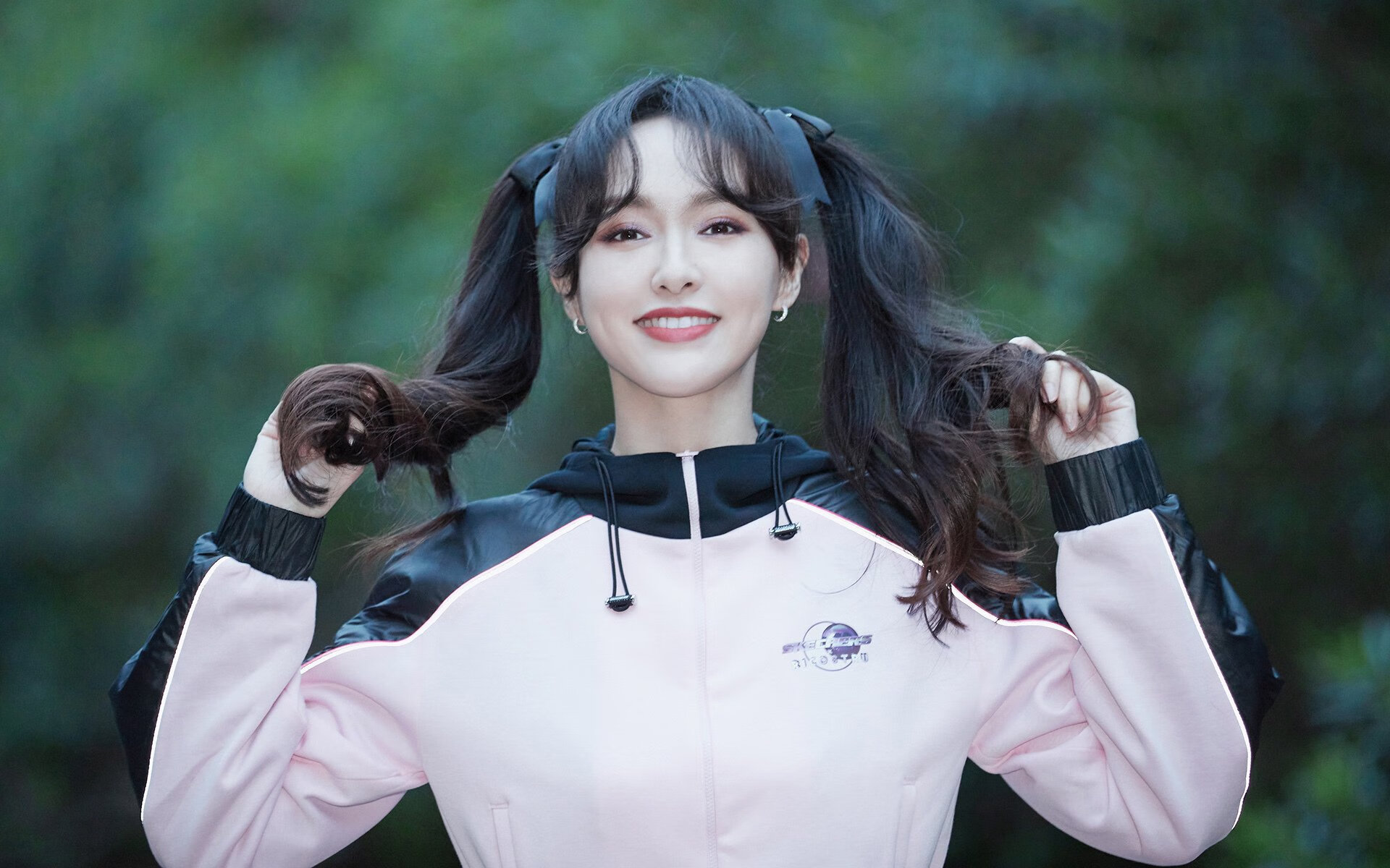 流星破夜，克莱·汤普森连续得分狂潮，勇士撕裂黄蜂防线